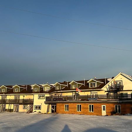 North Adventure Inn Cochrane Exterior foto
