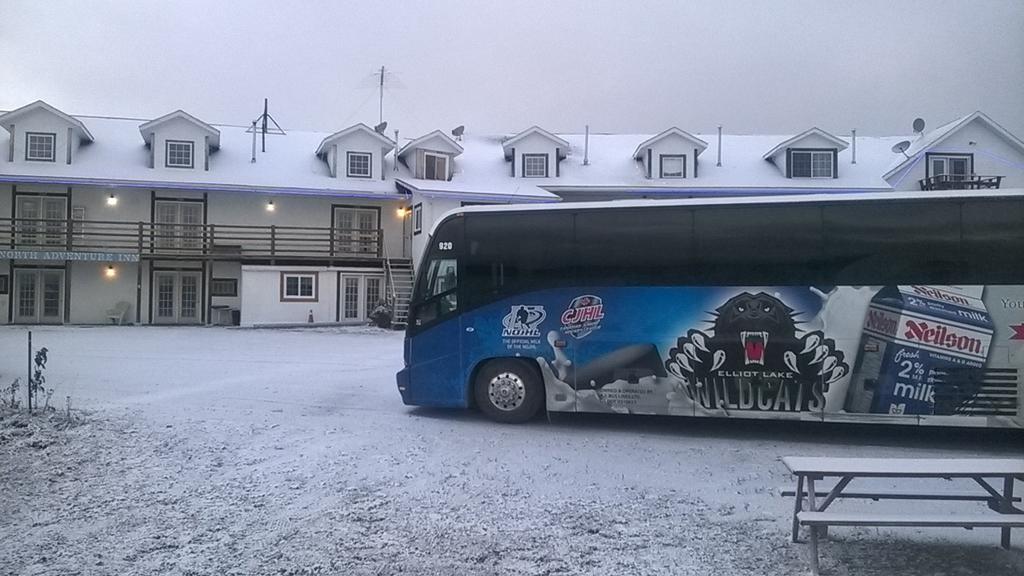 North Adventure Inn Cochrane Exterior foto